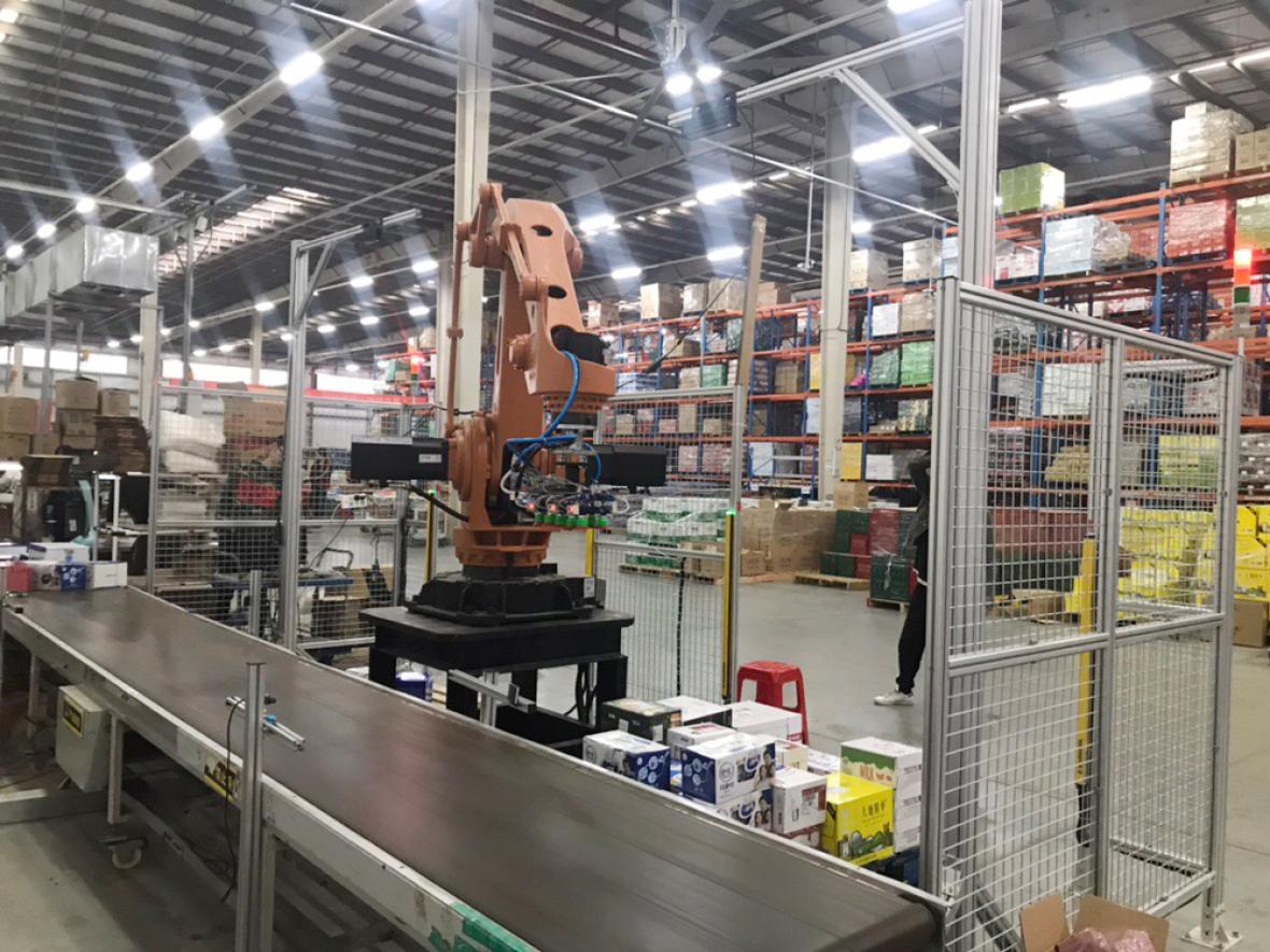 STEP robot palletizing for warehouse logistics